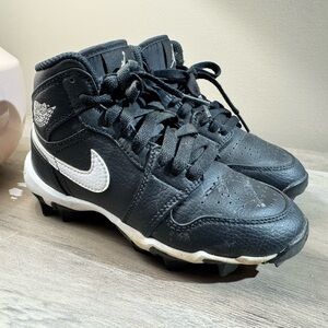 Nike Air Jordan 1 Mid Football Cleats Youth Size 13C Black White